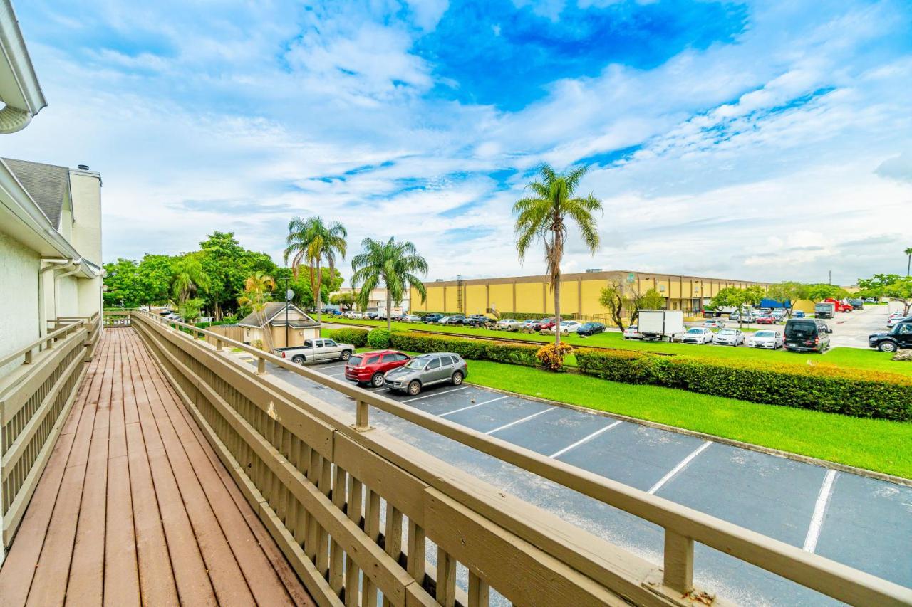 Doral Inn & Suites Miami Airport West Eksteriør bilde